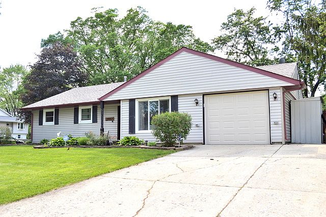 1st image of 2402 Evergreen Ln