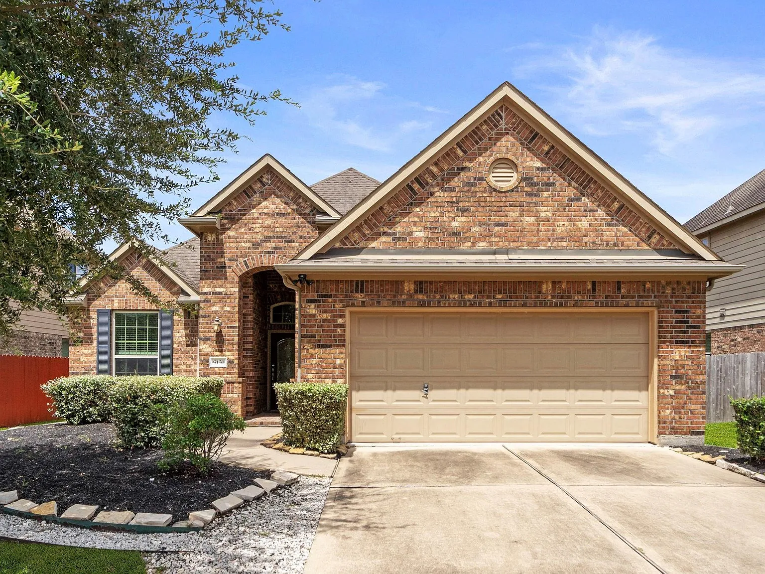 3 bed, 2.0 bath, 2051 sqft, $2,450 — Photo 1