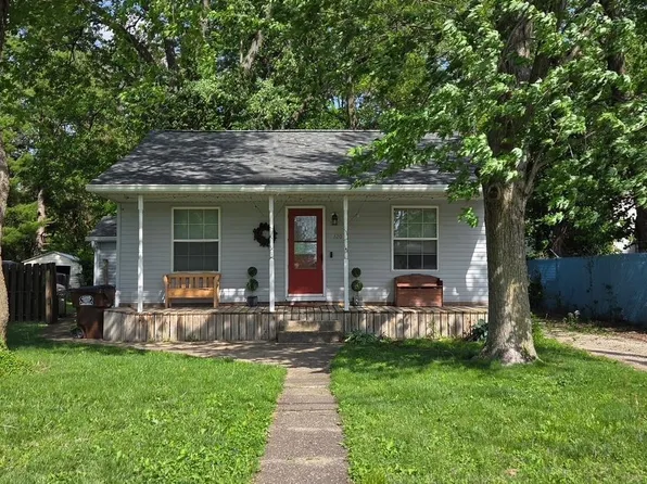 120 S State, Divernon, IL 62530