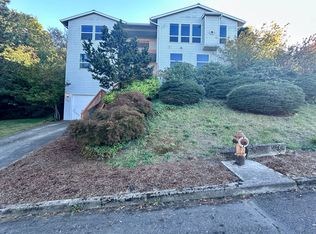 11732 SE Lexington St, Portland, OR 97266