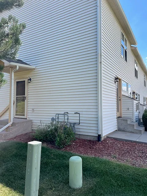 3 bed, 1236 sqft, $2,300 — Photo 3