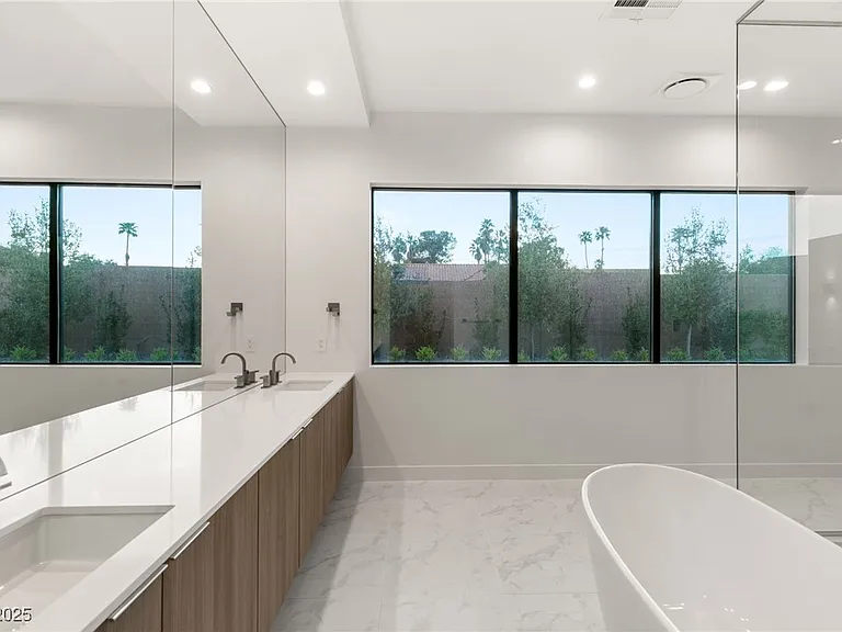 7385 Heron Canyon Ct — Photo 15