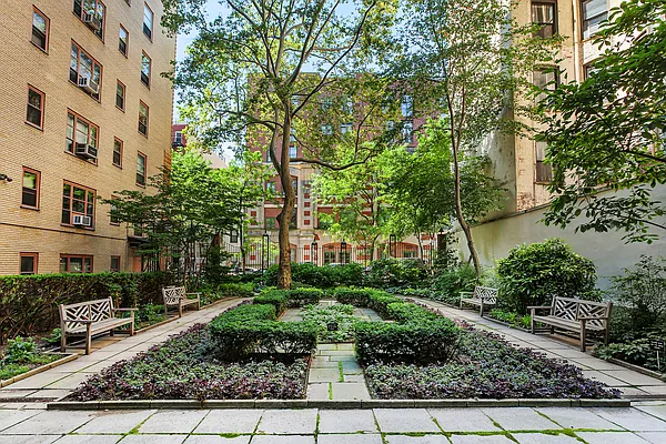 Sold by Compass | media 9