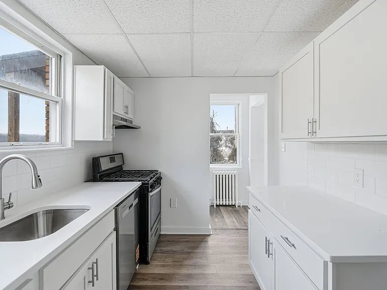 126 W 9th Ave — Photo 12