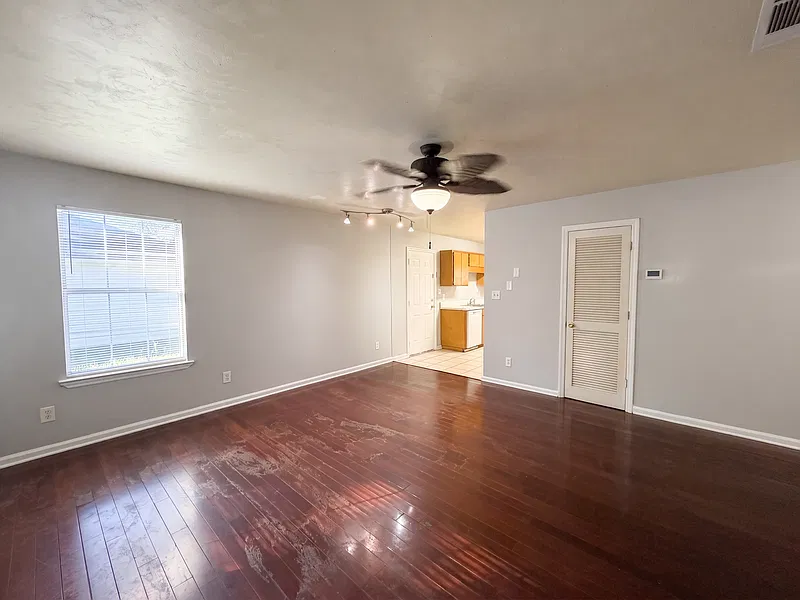3 bed, 2.0 bath, 1137 sqft, $1,650 — Photo 2