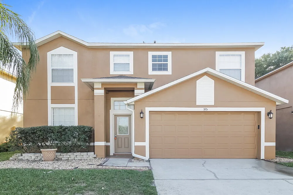 3 bed, 2.5 bath, 2415 sqft, $2,635 — Photo 1