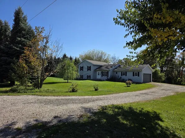 39 London Rd, Cambridge, WI 53523