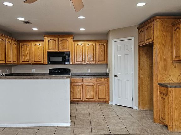 5th image of 4811 Brookdale Dr