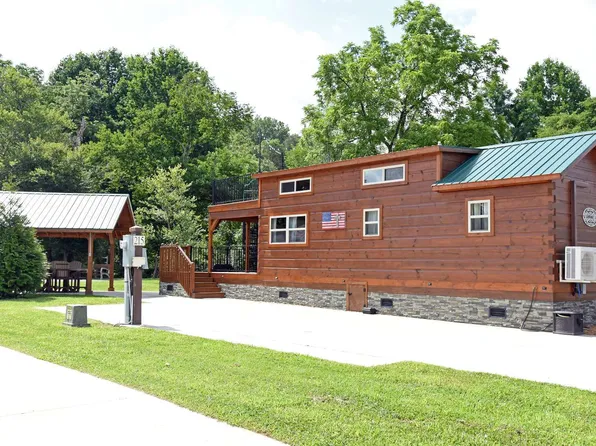 453 Golden Nugget Rd, Blairsville, GA 30512