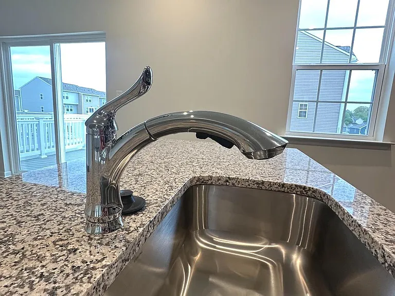 93 Stafford Pl — Photo 10