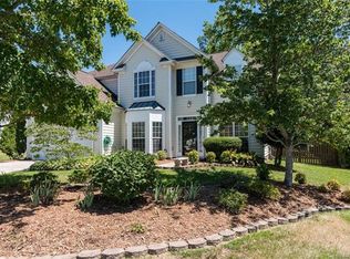 9720 Ashburton Dr, Charlotte, NC 28216