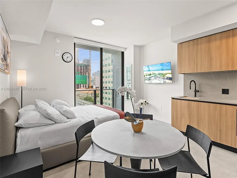 121 NE 5th St #901B — Photo 4