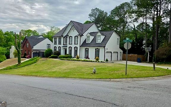 3rd image of 303 Sedgewick Trl