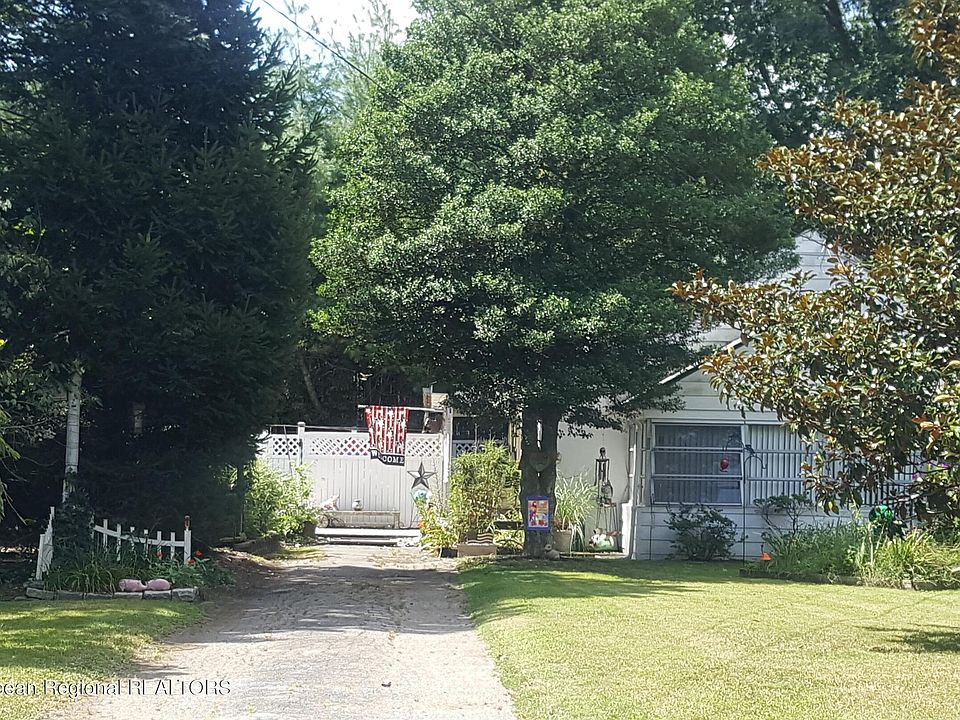1st image of 52 Monterey Circle