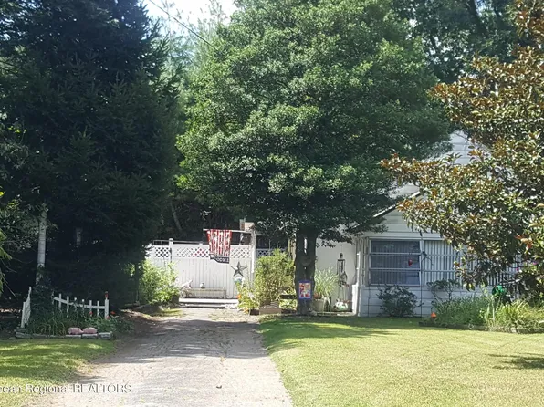 52 Monterey Circle, Lakewood, NJ 08701