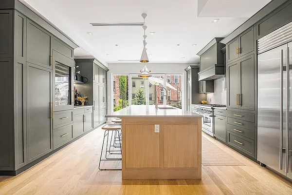 Rented by Compass | media 20