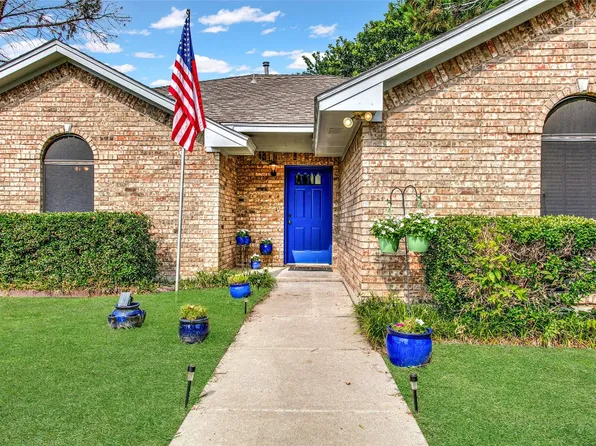 3208 Hollycreek, Denton, TX 76207