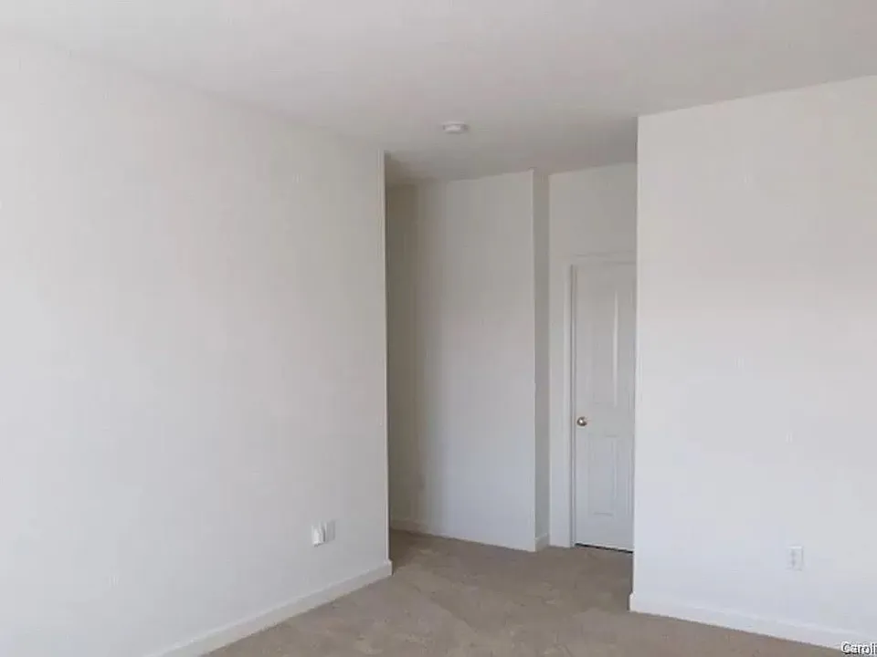 9873 Hyde Glen Ct