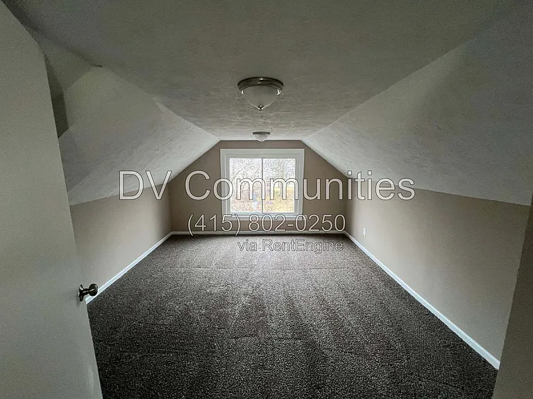 872 Helmsdale Rd #2 — Photo 9