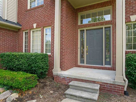 3rd image of 57784 Hawthorn Dr