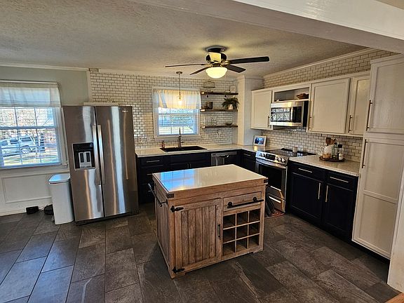 2nd image of 626 Tamworth Dr