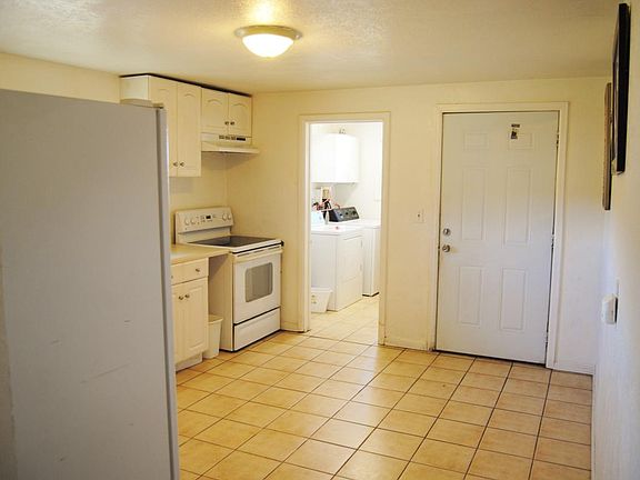 Kitchen To Laundry (Washer/Dryer Not Included)