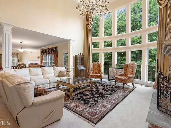 5th image of 407 Heritage Row
