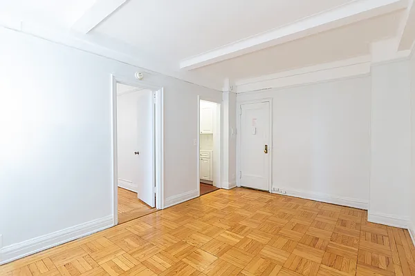 Rented by City Connections Realty | media 20