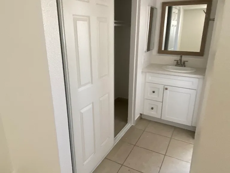 15236 Nordhoff St #103 — Photo 10