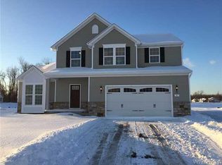 20 Crabapple Ln, Lancaster, NY 14086