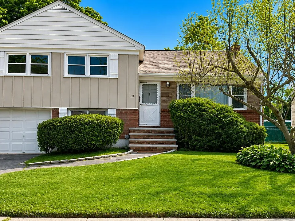 33 Ava Dr