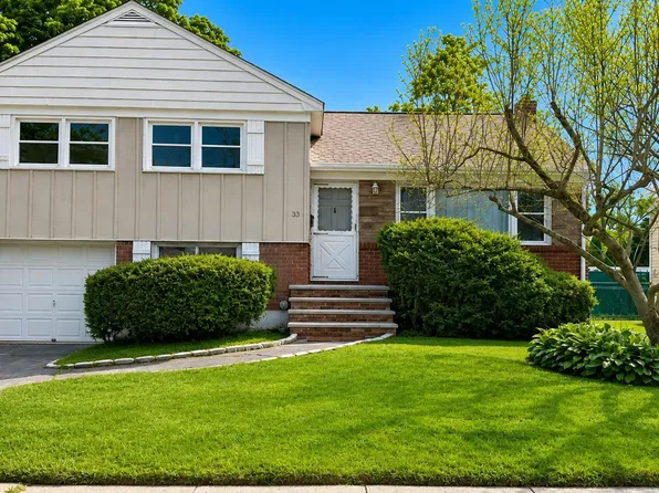 33 Ava Dr, Syosset, NY 11791