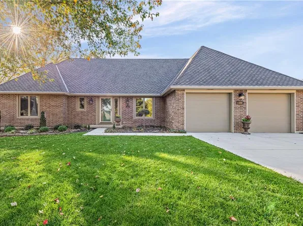 109 Willow Point Rd, Lansing, KS 66043