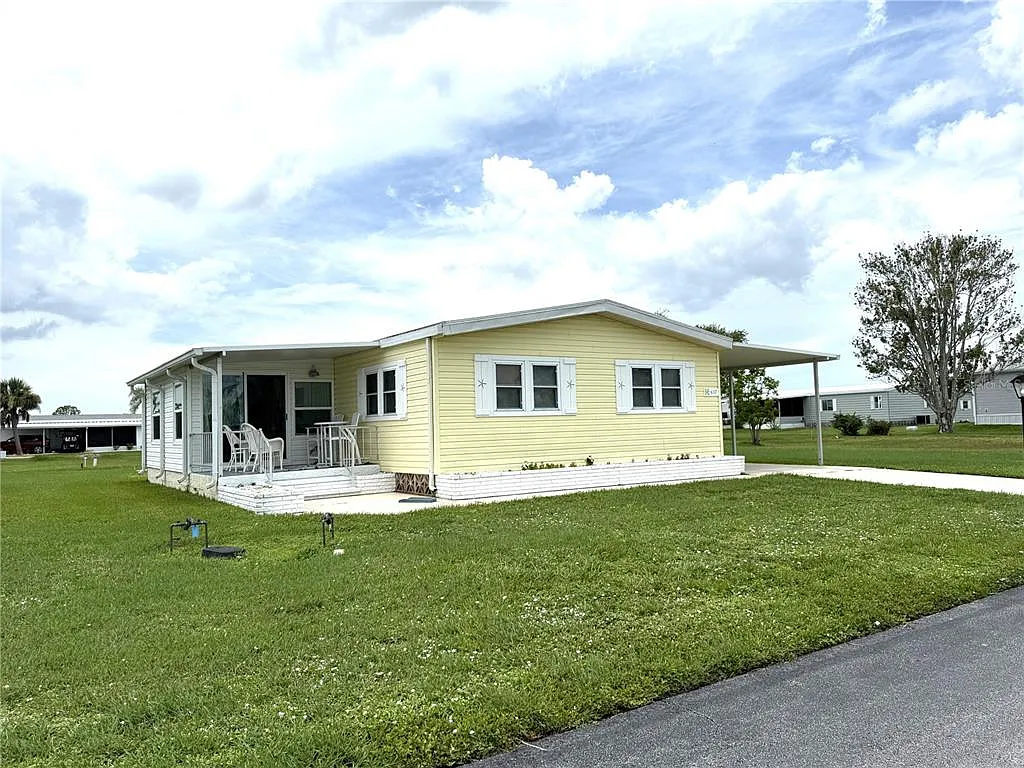 2 bed, 2.0 bath, 1339 sqft, $1,995 — Photo 2