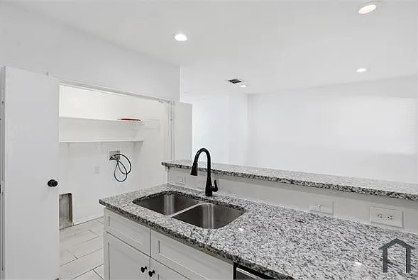 5812 Giddyup Ln — Photo 9
