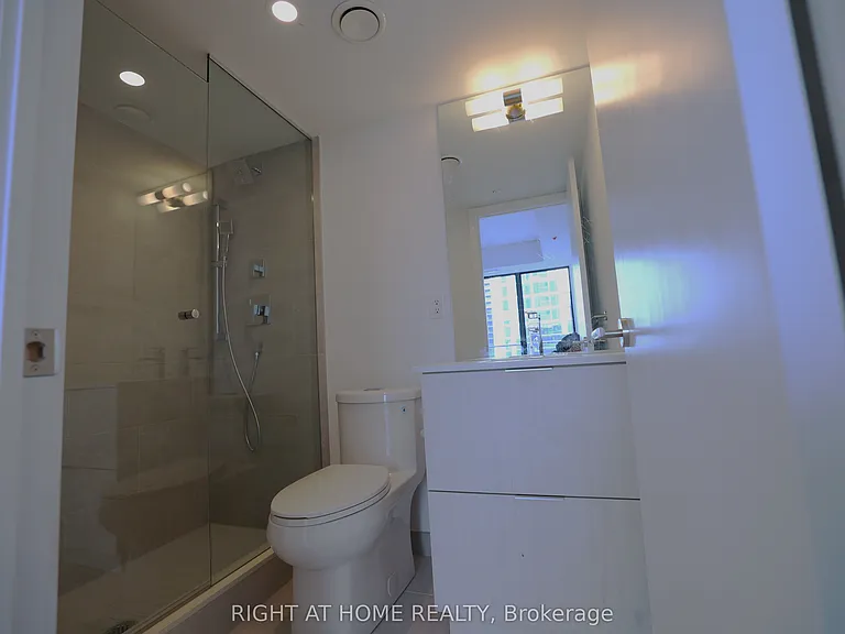 47 Mutual St #804 — Photo 14