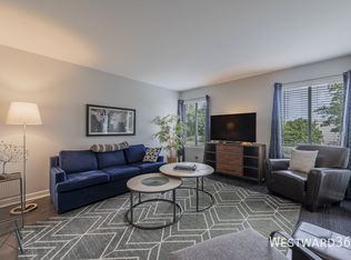 1524 Meadowsedge Ln, Carpentersville, IL 60110