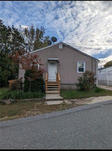 56 Alaska St, Providence, RI, 02904