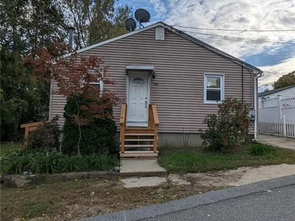 56 Alaska St, Providence, RI 02904