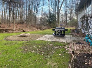 5757 Spring Grove Dr, Solon, OH 44139