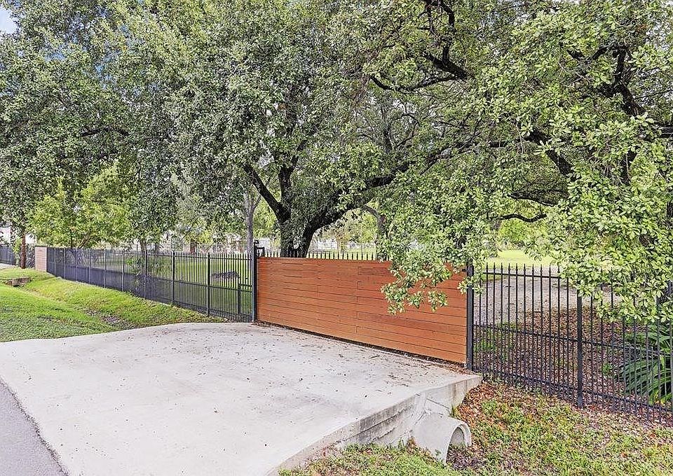 1st image of 2060 Johanna Dr