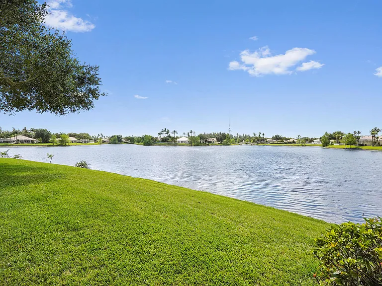8270 Eleuthera Ln — Photo 20