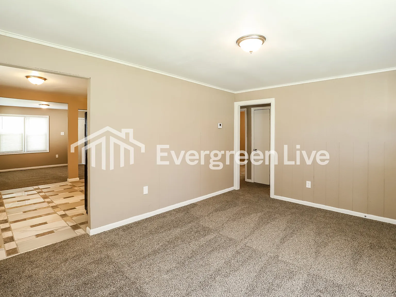 3 bed, 1.0 bath, 1080 sqft, $1,295 — Photo 3