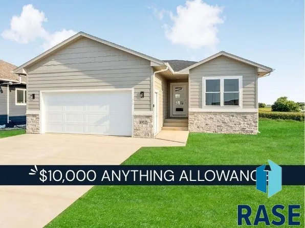 1912 E 71st St N, Sioux Falls, SD 57104