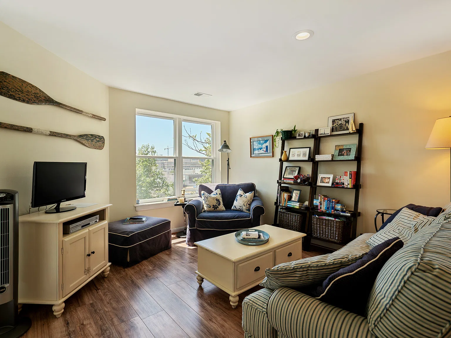 1 bed, 995 sqft, $2,395 — Photo 2
