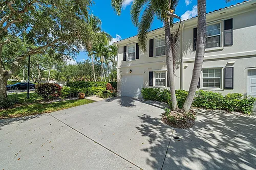 2117 Tigris Dr Photo 1
