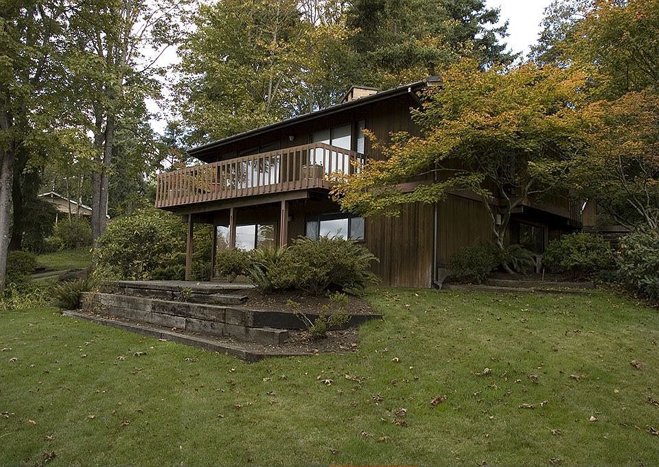 Front of house (Fall 2005)
