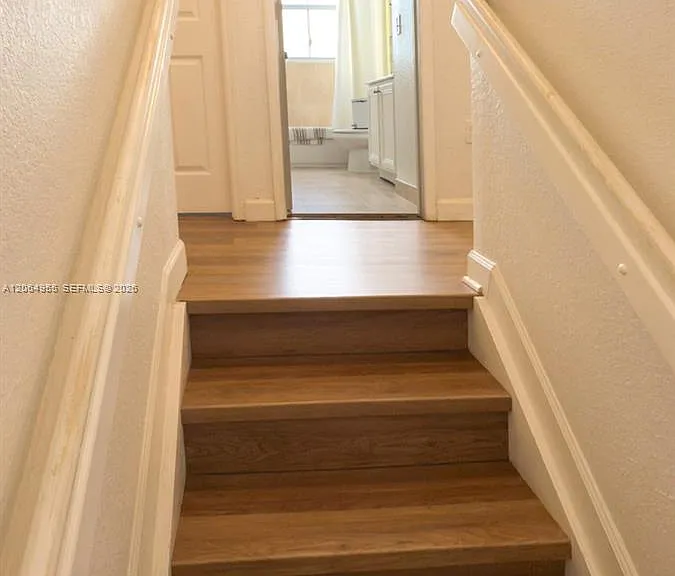 1001 NE 208th St — Photo 22