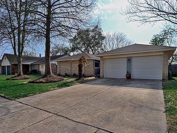 3rd image of 1017 Willow Creek Dr