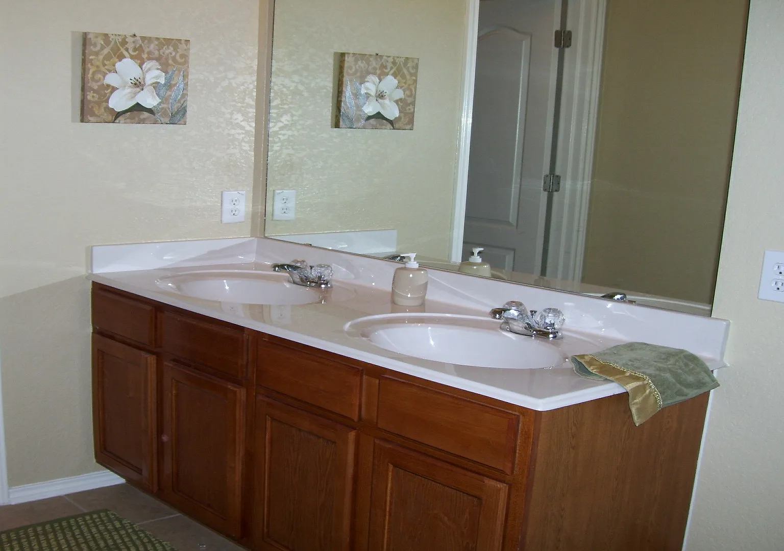 4 bed, 1786 sqft, $2,100 — Photo 2